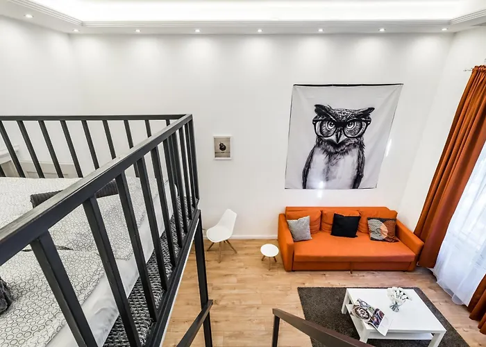 Grand Avenue Apartment