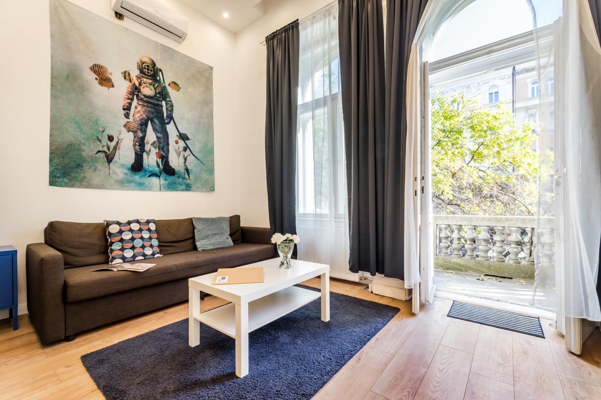 Grand Avenue Apartmán